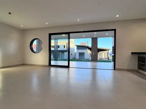 Casa en Alquiler de 3 dormitorios