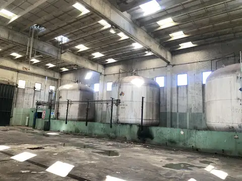 Depósito en Area de Promocion El Triangulo - VENDIDO