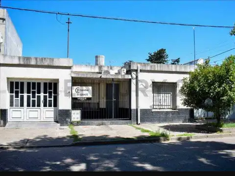 Venta - Casa de 3 Dormitorios - Casilda