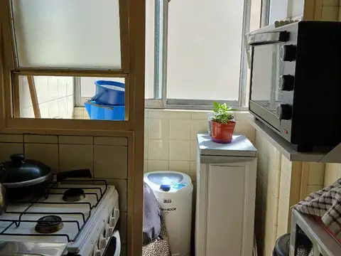 DEPARTAMENTO DE 2 AMBIENTES, MUY LUMINOSO, EN FLORESTA