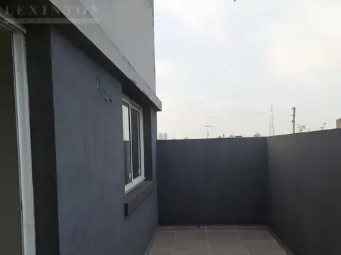 Venta en Bloque Galpón/Depósito en  San Justo 10m x 43m Excelente ubicación. 6 deptos en Planta Alta