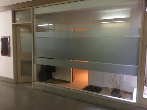 Oficina 2 ambientes con 1 baño