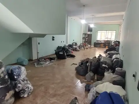 Local - 70mts2 - Persiana Eléctrica - Mataderos