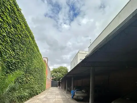 Galpon en Alquiler 10  mts Frente