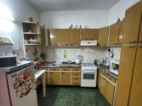 Venta de Casa 4 AMBIENTES + 2 LOCALES en Colegiales, Capital Federal