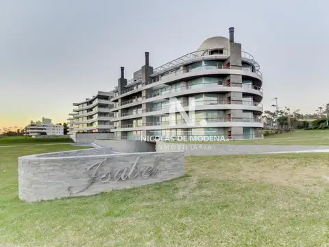 Venta de departamento de 2 dormitorios en Pinares, Punta del Este