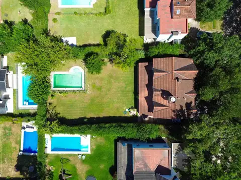 Casa en Venta con 6 cocheras