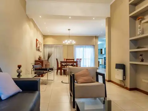 Casa 6 ambientes con 3 baños