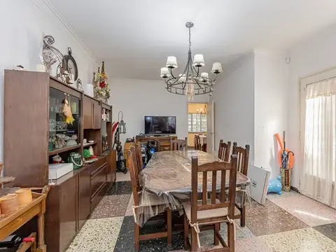 Casa 4 ambientes con 1 baño