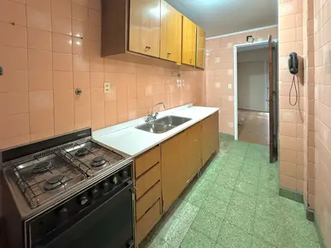 VENTA, 3 AMB AL FTE CON BALCÓN, BAÑO COMP, HAB CON PLACARD