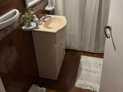 Casa 3 ambientes con 1 baño