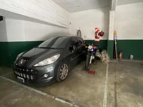 Julián Álvarez e/ Charcas y Mansilla