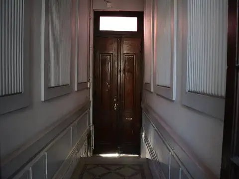 Casa 8 ambientes con 4 baños