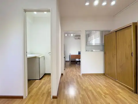 Excelente Oficina en Balvanera