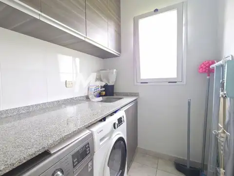 Casa 4 ambientes con 3 baños