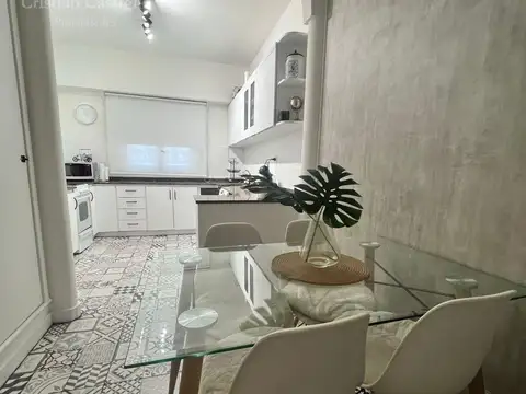 Casa Sobre 5 Lotes Con Pileta Venta y Alquiler en Ramos Mejía