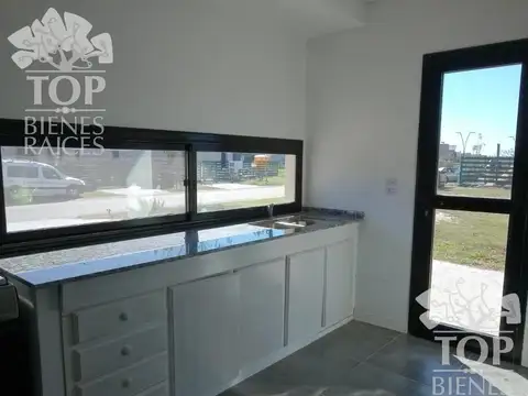 Casa 4 ambientes con 4 baños