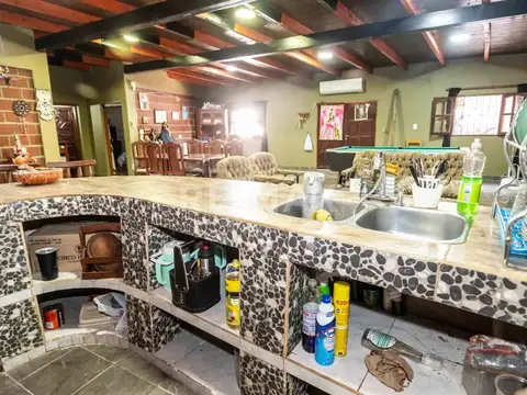 Casa en Venta con 3 cocheras