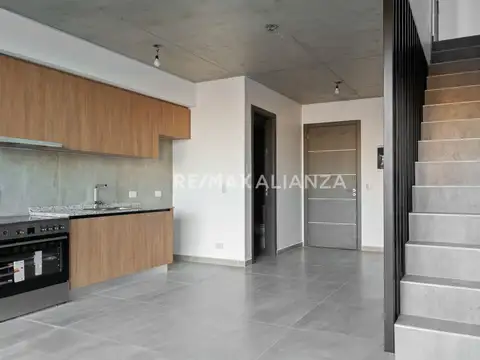 DEPARTAMENTO 2 AMBIENTES DÚPLEX VENTA CANNING 3300