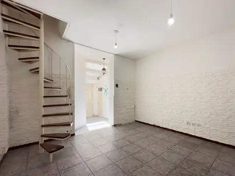 Depto Tipo Casa en Venta 46 años