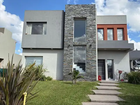 Casa en venta en Canning Barrio Cruz del Sur