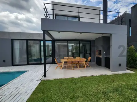 Casa en Venta en Vila Marina II, USD 329.000