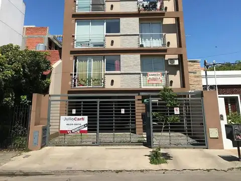 DEPARTAMENTO 2 AMBIENTES CON COCHERA / APTO A CREDITO