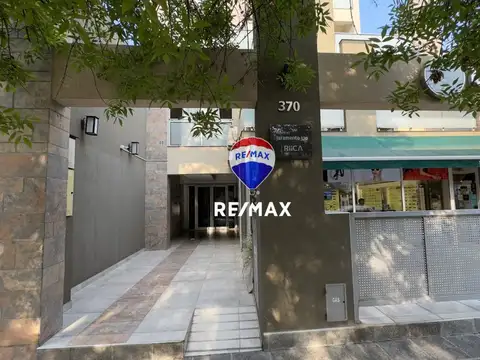 VENTA DE MONOAMBIENTE CON COCHERA ZONA CENTRO