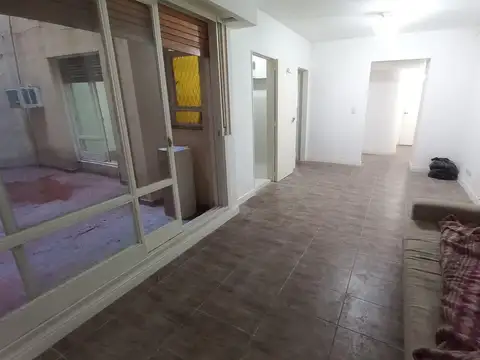 Centro zona Plaza San Martin, 2 ambientes comodos con patio, excelente ubicacion