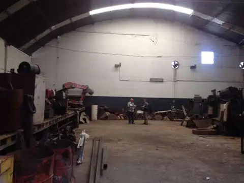 Galpon en Venta 15  mts Frente