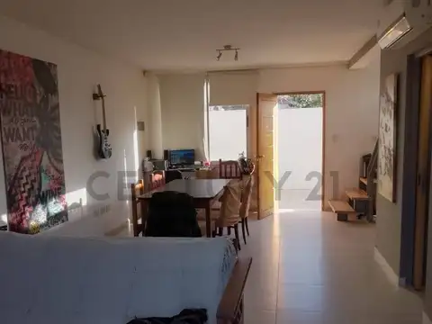 Venta de Casa 5 AMBIENTES 2 DORMITORIOS en Ringuelet
