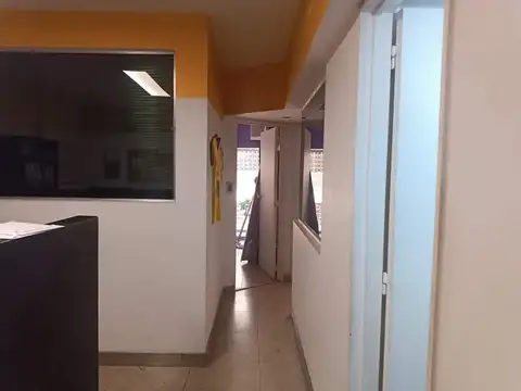 Oficina 4 ambientes con 1 baño