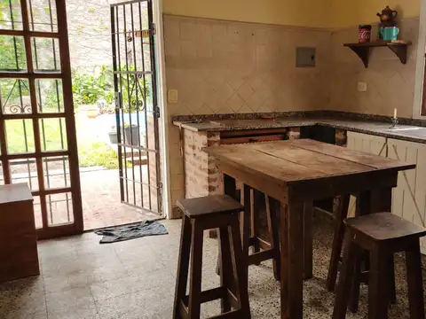 Casa 3 ambientes con 1 baño