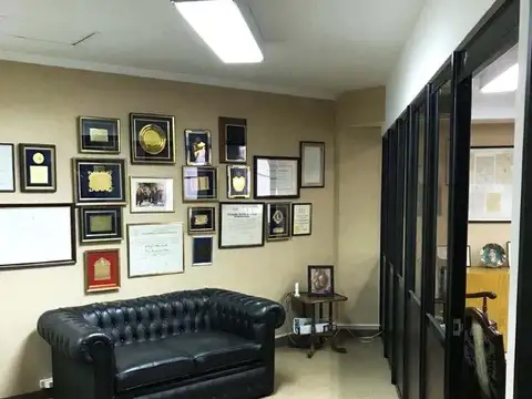 Av. Pres. Julio A. Roca 500, Piso 4