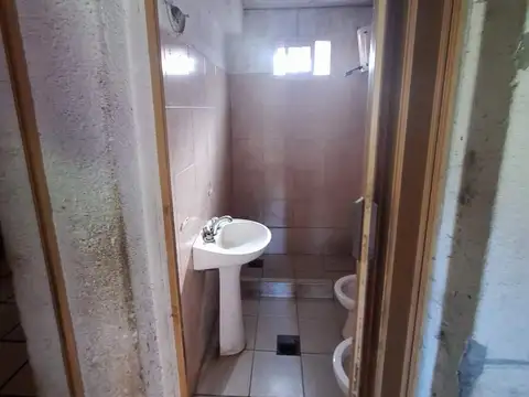 Casa 3 ambientes con 1 baño