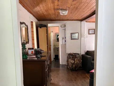 Casa 5 ambientes con 1 baño