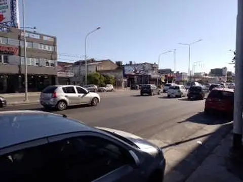 AVELLANEDA Terreno 1100 m2 sobre Avenida H. Yrigoyen