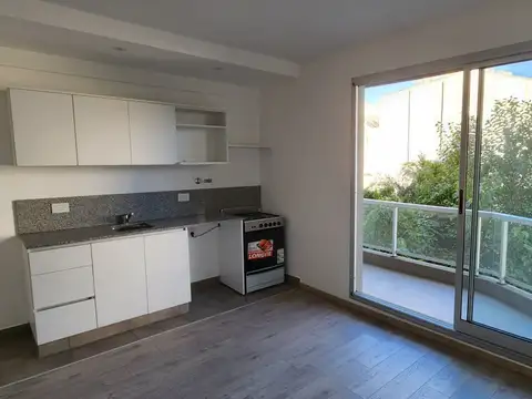 Alquiler Monoambiente con Cochera. Villa Urquiza, Parque Chas. Balcón. MuyLuminoso