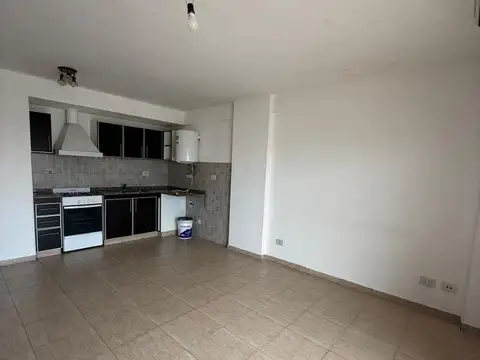 Departamento en Alquiler en Caseros, $ 450.000