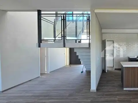 Casa 6 ambientes con 5 baños