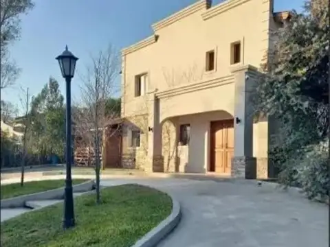 Venta Casa 5 Amb.s/Pileta UF 78 Fincas del Lago, Escobar.- .