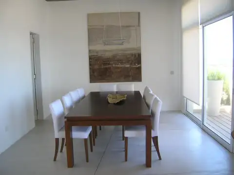 ALQ TEMP CASA 5 DORMITORIOS C/PSICINA SOBRE EL MAR LA BARRA