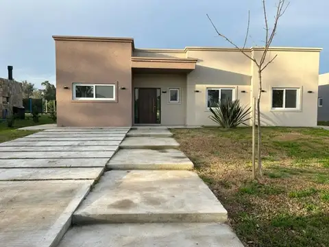 Casa en Venta con 4 cocheras