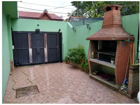 Depto Tipo Casa en Venta en Villa Luzuriaga, USD 99.000