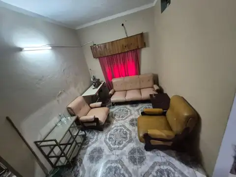 CASA EN VENTA 5 AMBIENTES CLAYPOLE P/ DOS FAMILIAS