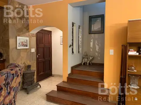 Casa 5 ambientes con 3 baños