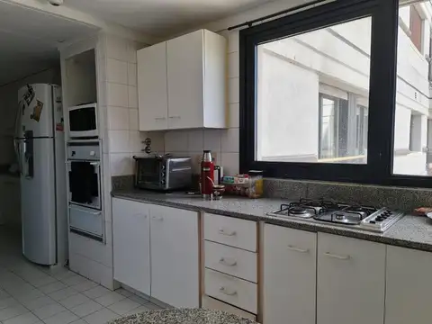 Departamento 4 ambientes con 4 baños