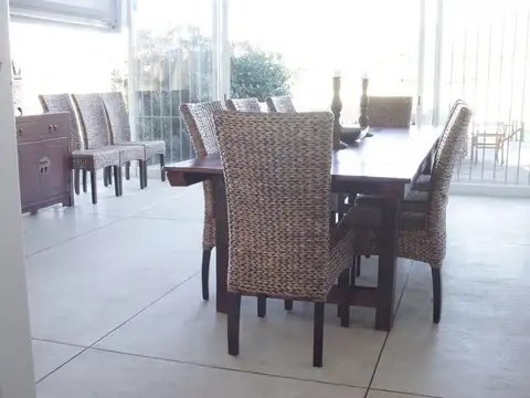 Casa 4 ambientes con 3 baños