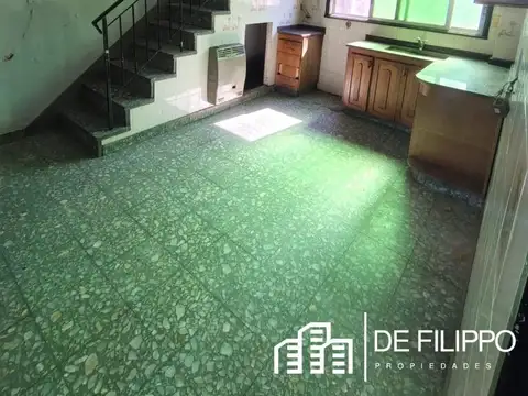 Depto Tipo Casa en Venta 50 años