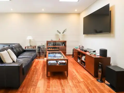 o higgins al 200, entre Monseñor alberti y Garibaldi